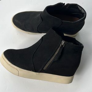 Universal thread black white boot sz 8